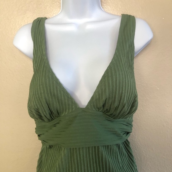 Cupshe Green Ribbed Plunge Neckl Rushed Twist Back Detail One Piece Swimsuit XL - Picture 6 of 14